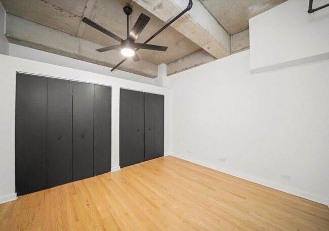 Building Photo - 6 S Laflin St