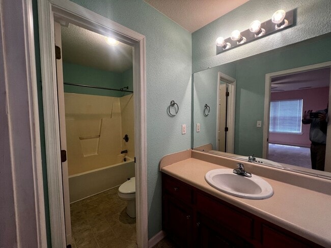 Building Photo - Huntersville