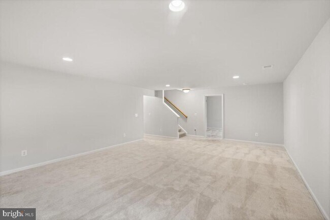 Building Photo - 106 Heyford Dr