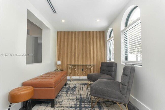 Building Photo - 2360 SW 12th St