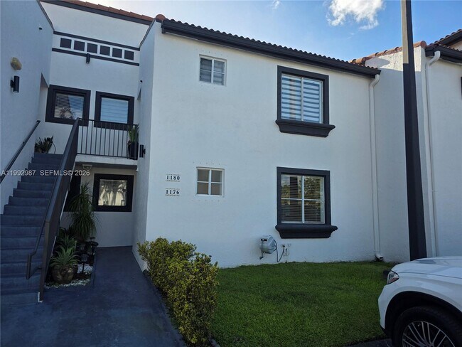 Building Photo - 1176 NW 124 Pl