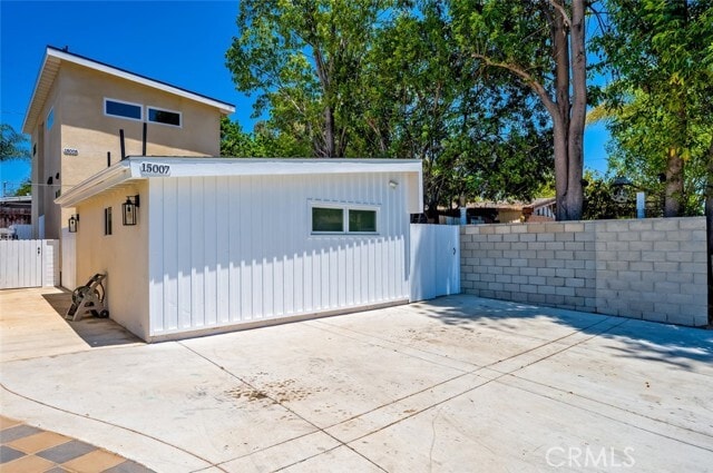 Building Photo - 15005 Badlona Dr