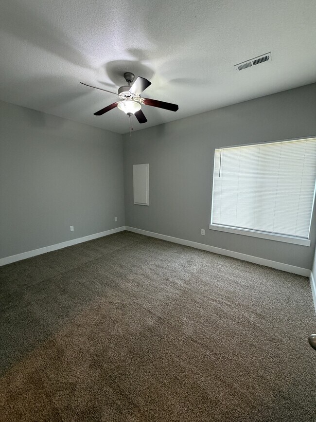 Building Photo - 5577 N Edwards Cir