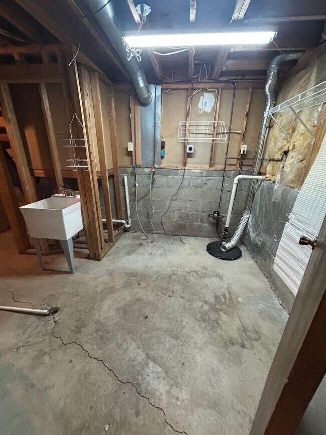 Building Photo - Three Bedroom Split-Level near Easton   **WESTERVILLE SCHOOLS**