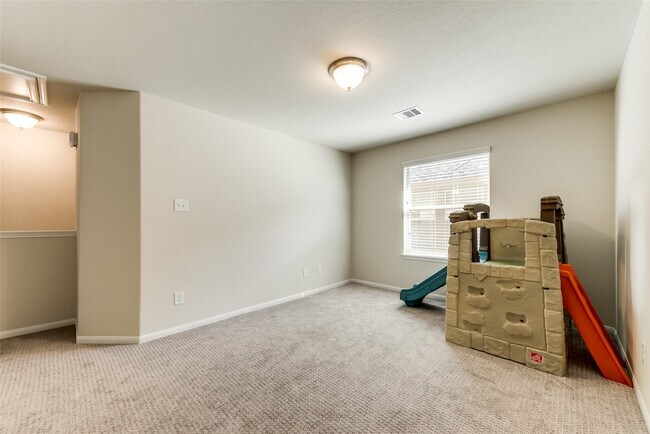 Building Photo - 8407 Hawthorn Vly Ln