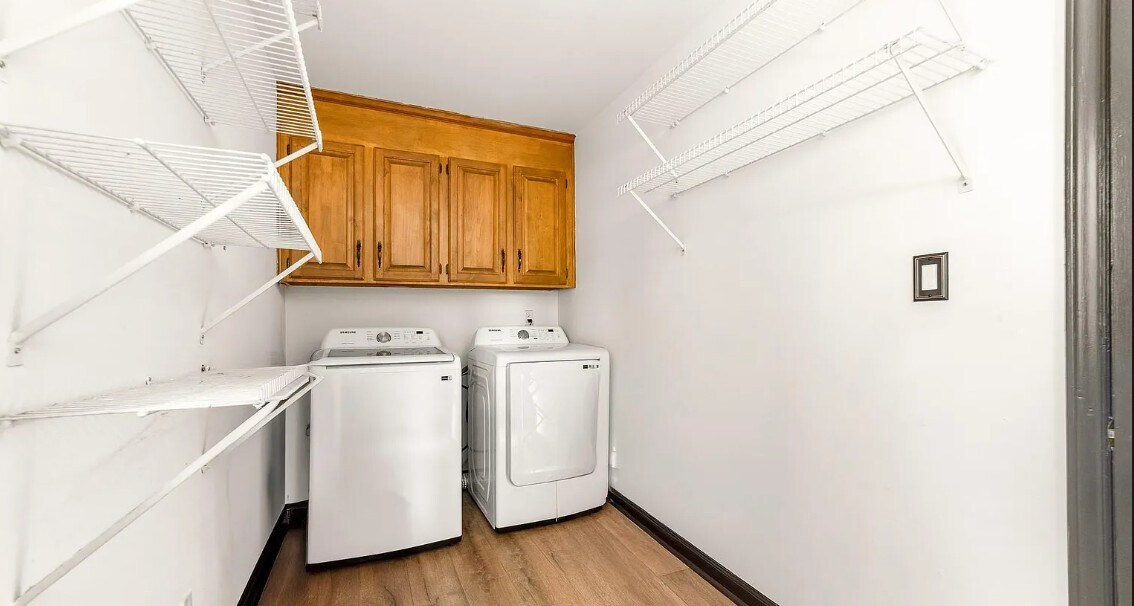 Laundry - 552 Blue Rock Dr