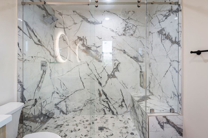 Building Photo - 9425 Gierson Ave