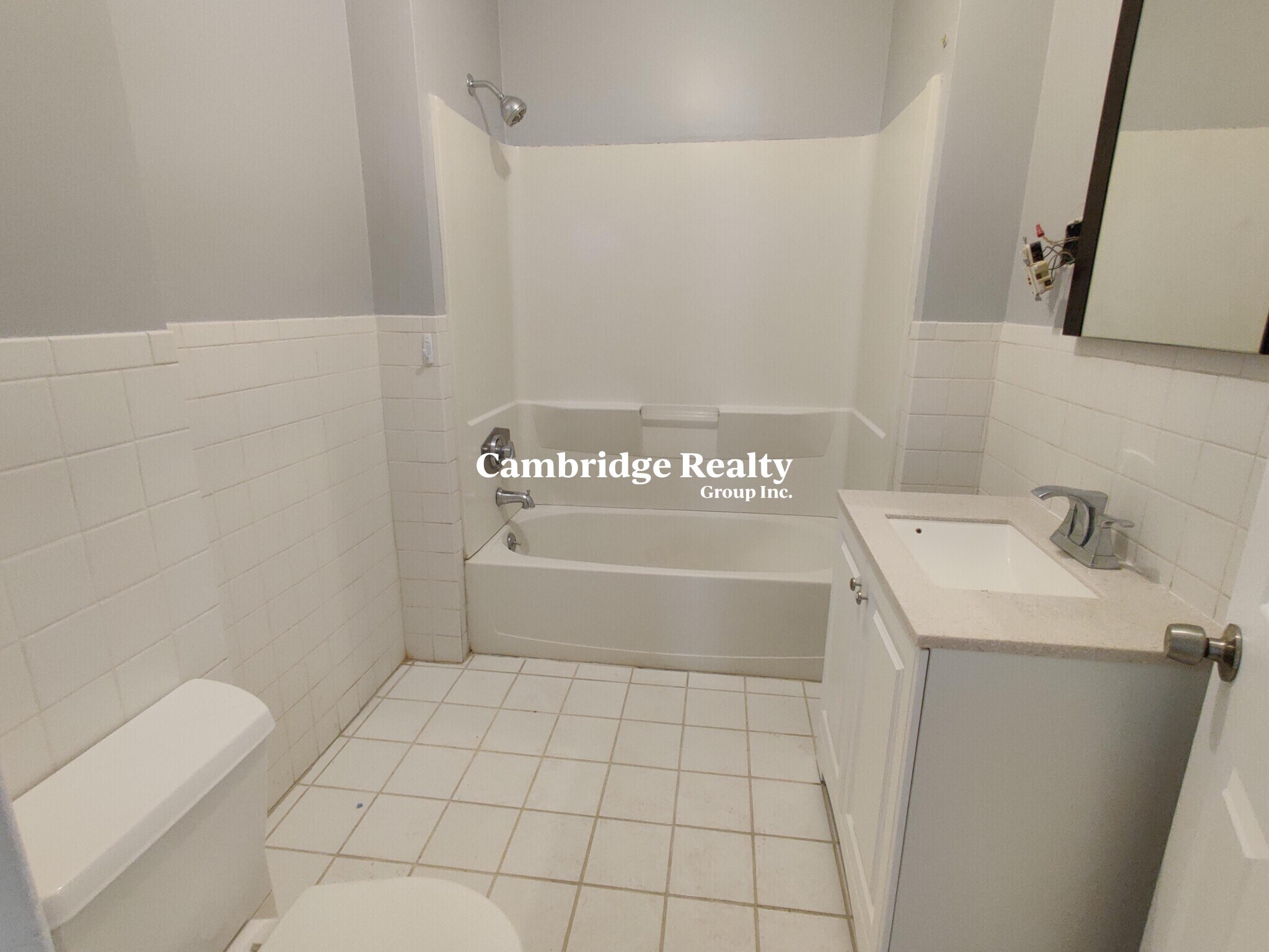 Building Photo - 20 Madison St