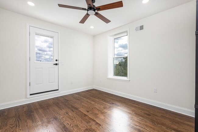 Building Photo - 1925 N 32nd St