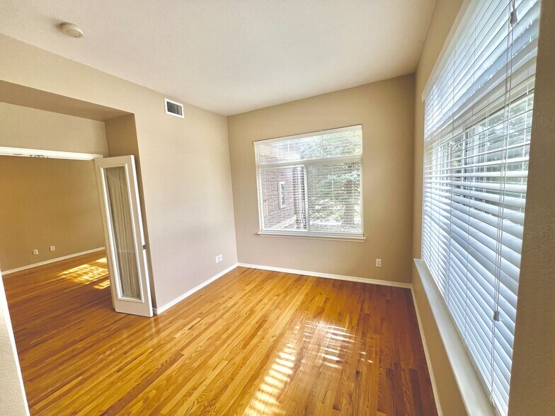 Building Photo - 6502 Silver Mesa Dr