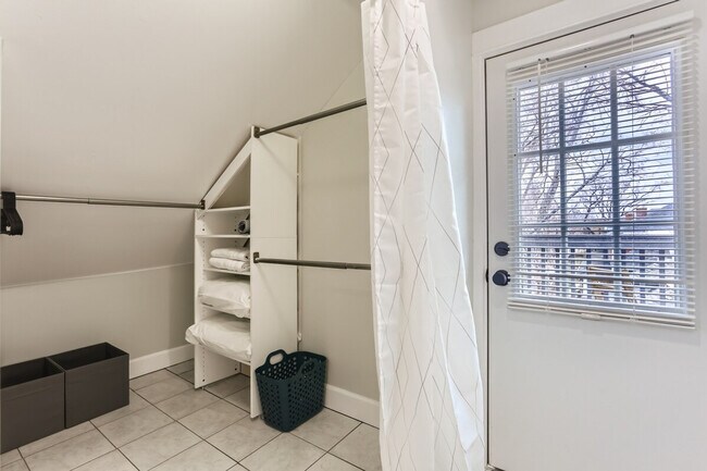 Building Photo - 91 Pearl St