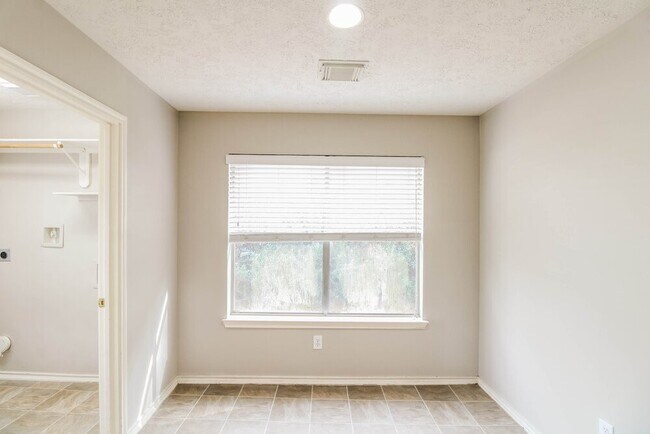 Building Photo - 5506 Timber Quail Dr