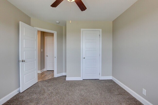 Building Photo - 1121 Cardinal Creek Dr