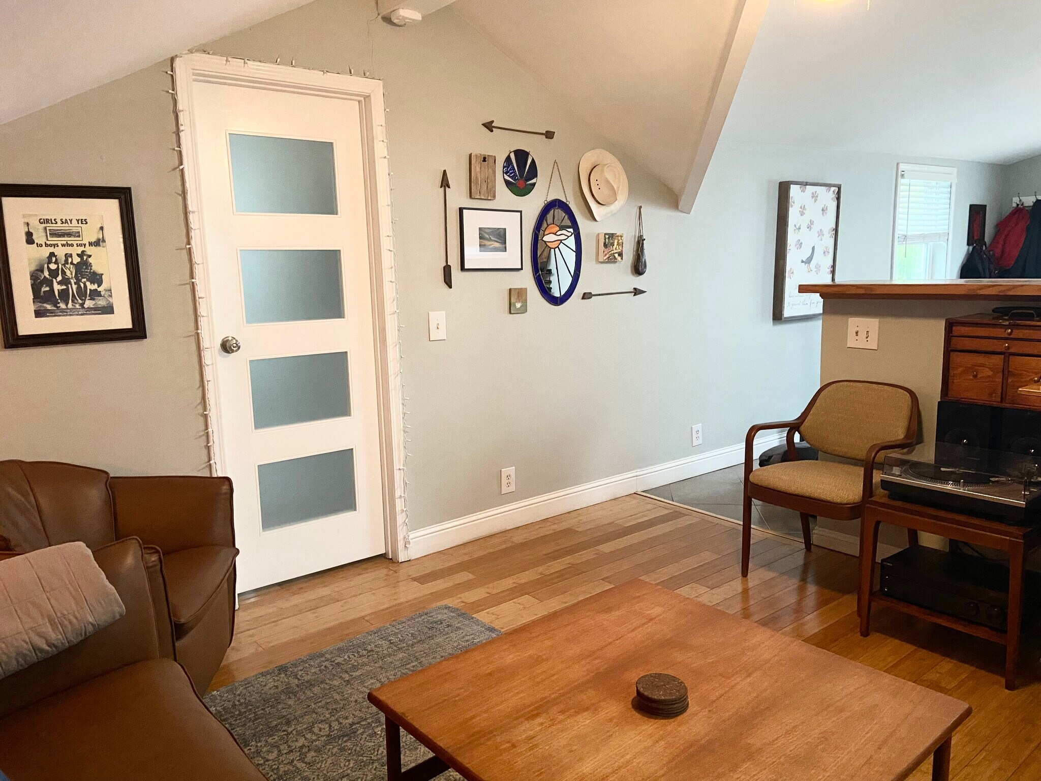 Living room view toward the open kitchen area - 1610 22nd St