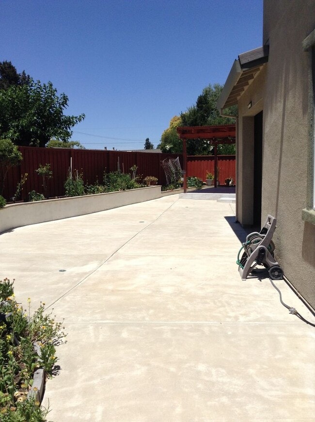 Building Photo - Excellent home in Livermore