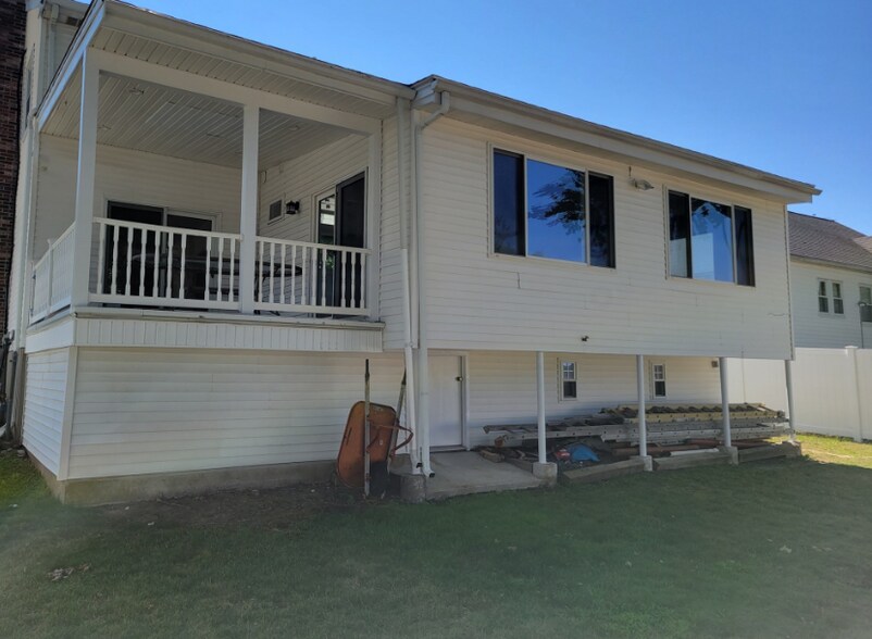 Building Photo - 17 Piermont St