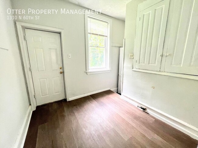 Building Photo - 1310 N 60th St