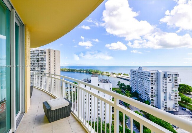 Building Photo - 2475 Brickell Ave