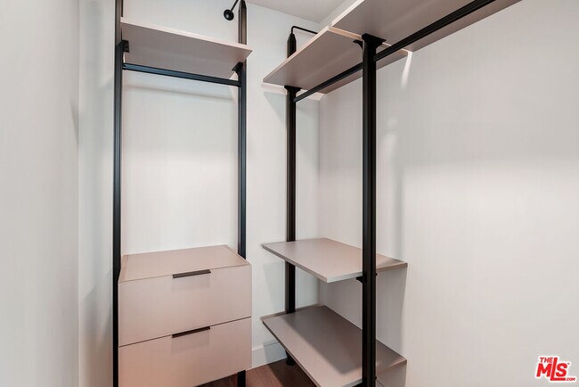 Building Photo - 10601 Washington Blvd