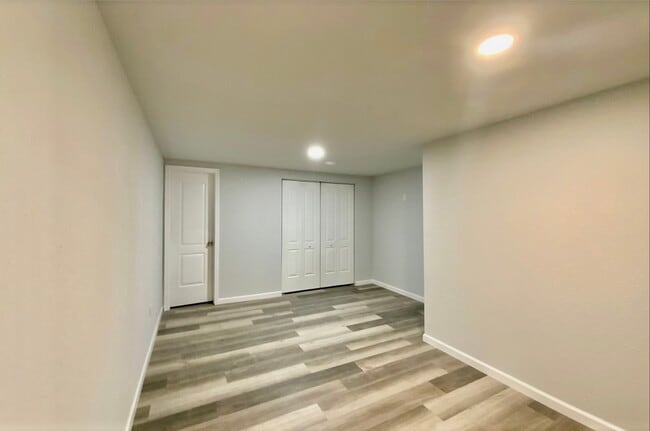 Building Photo - 3929 Pinecrest Rd