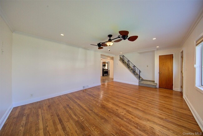 Building Photo - 411 St John Pl