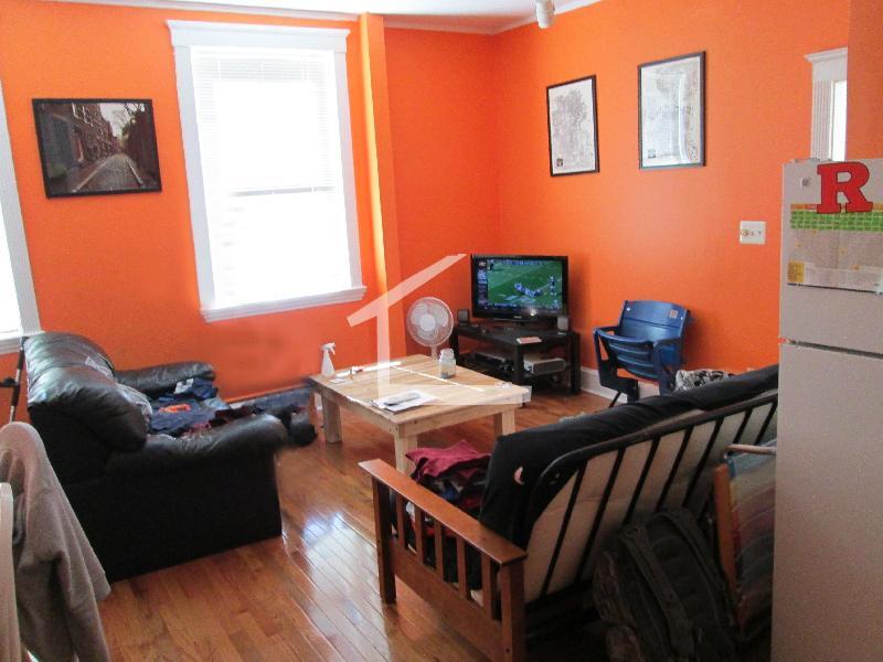 Building Photo - 324 Saint Paul St