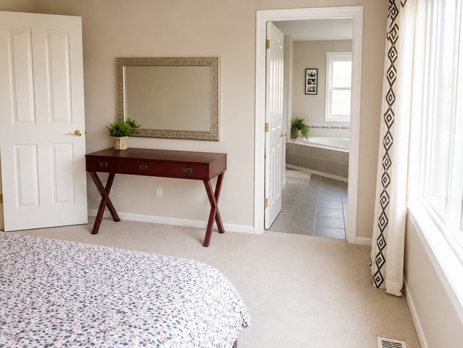 Building Photo - Elegant Bethany Home with Soaring Ceilings, Main-Level Bedroom, Granite Kitchen & Entertainer’s B...