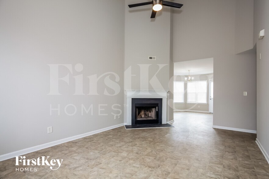 Building Photo - 7301 Hidden Creek Dr