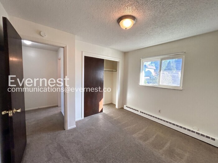 Building Photo - 1075 Magnolia St