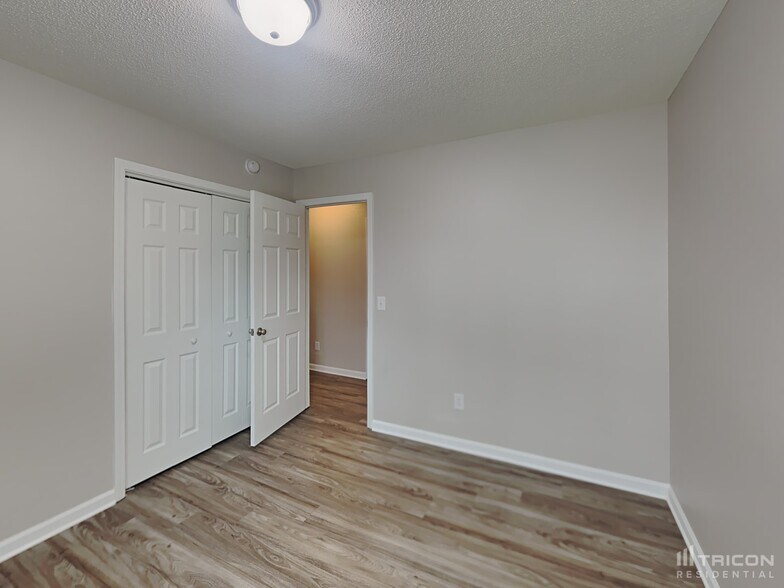 Building Photo - 238 Vermillion Dr