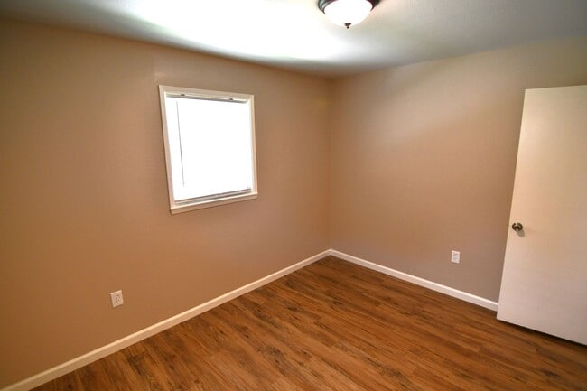 Building Photo - Newly updated, 3 bedroom, 1.5 bath home in Baker