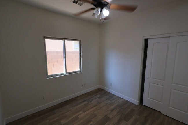 Building Photo - Remodeled 4 Bed 2 Bath Home.