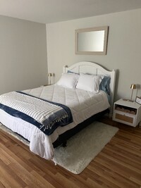 Building Photo - 2011 N Hwy 17