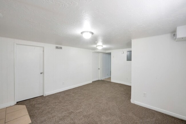 Building Photo - 127 S 1000 W