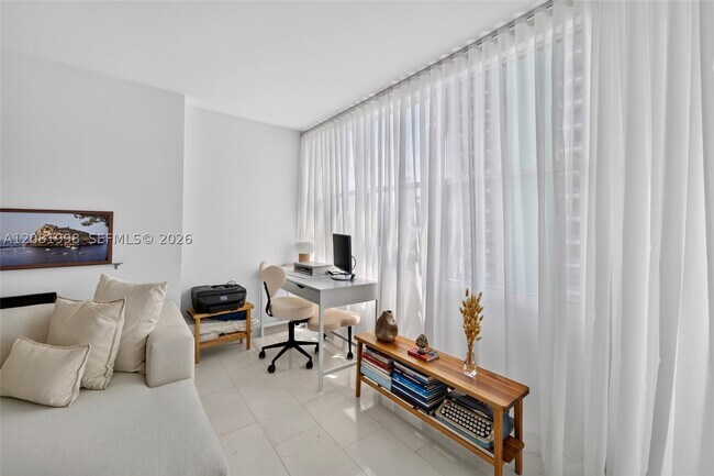 Building Photo - 1865 Brickell Ave