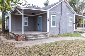 Building Photo - 2440 NW 16th St Duplex