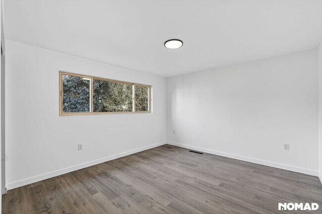 Building Photo - 6552 38th Ave NE