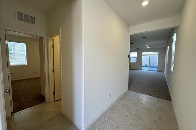 Entry Hallway - 4186 Juniper Pear Ave