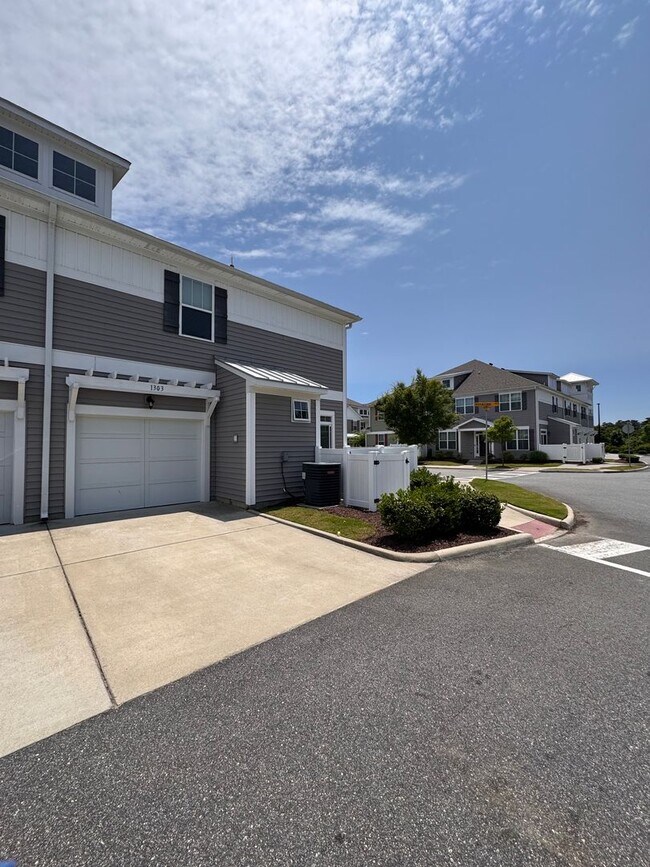 Building Photo - 1303 Tides Edge Ct