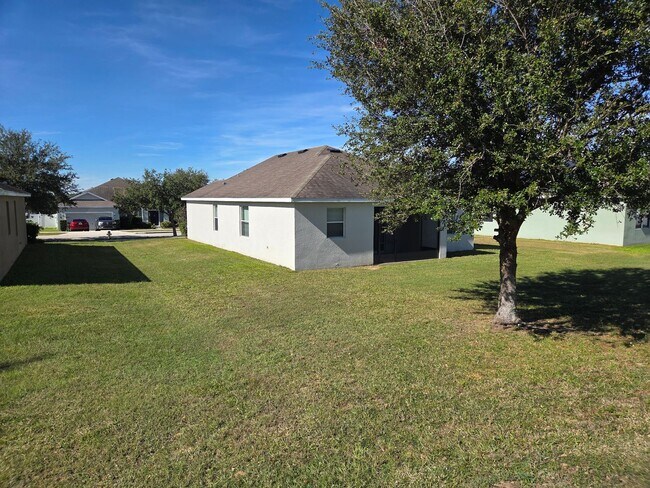 Building Photo - Pet Friendly Home in Southern Ridge