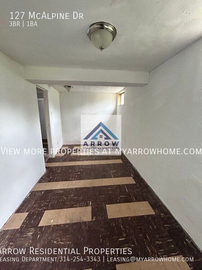 Building Photo - 127 McAlpine Dr-