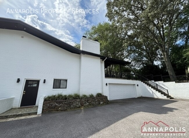 Building Photo - 364 Dun Robbin Dr