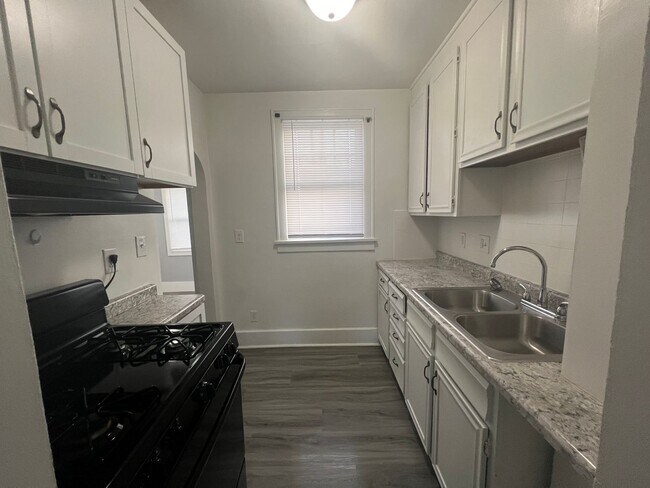 Building Photo - Moline Single Family Home