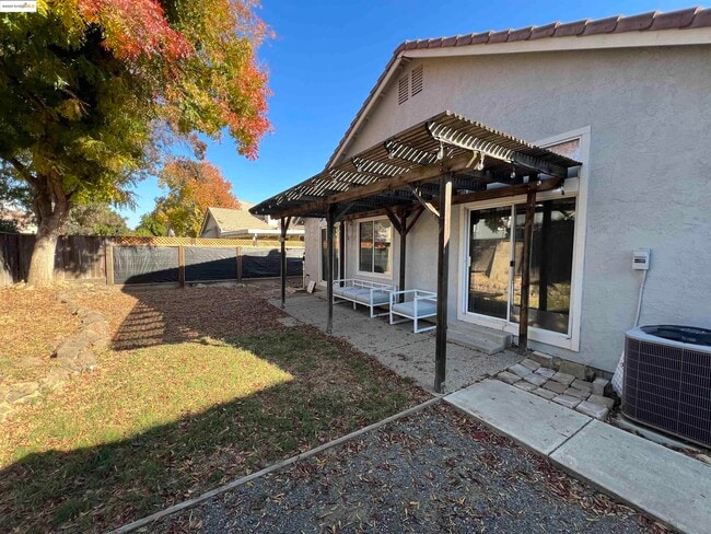 Building Photo - 293 Amberleaf Way