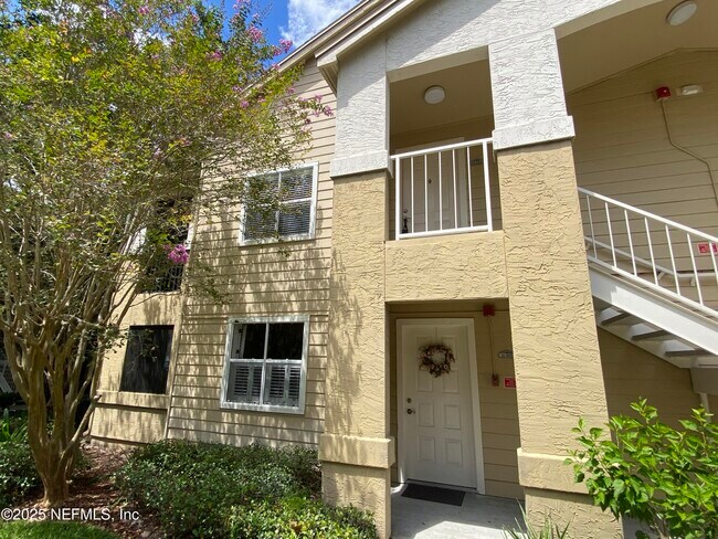 Building Photo - 11 Arbor Club Dr