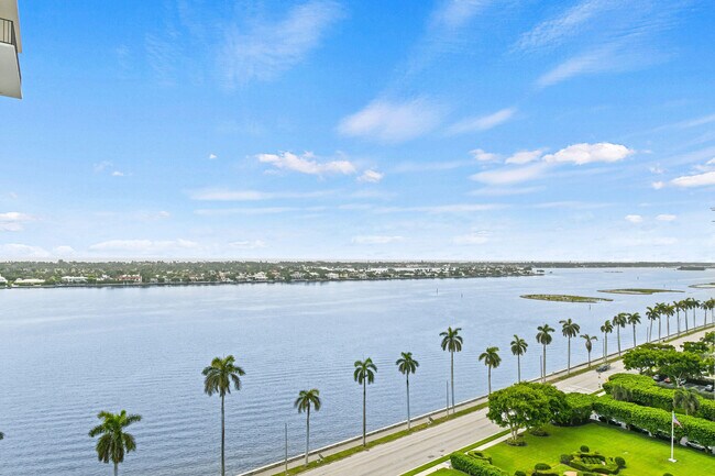 Building Photo - 1701 S Flagler Dr