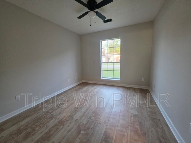 Building Photo - 66 Nevada Ln