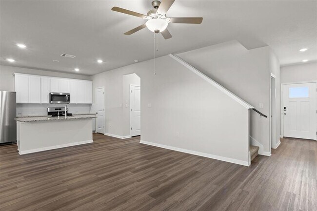 Building Photo - 109 Zinnia Ln