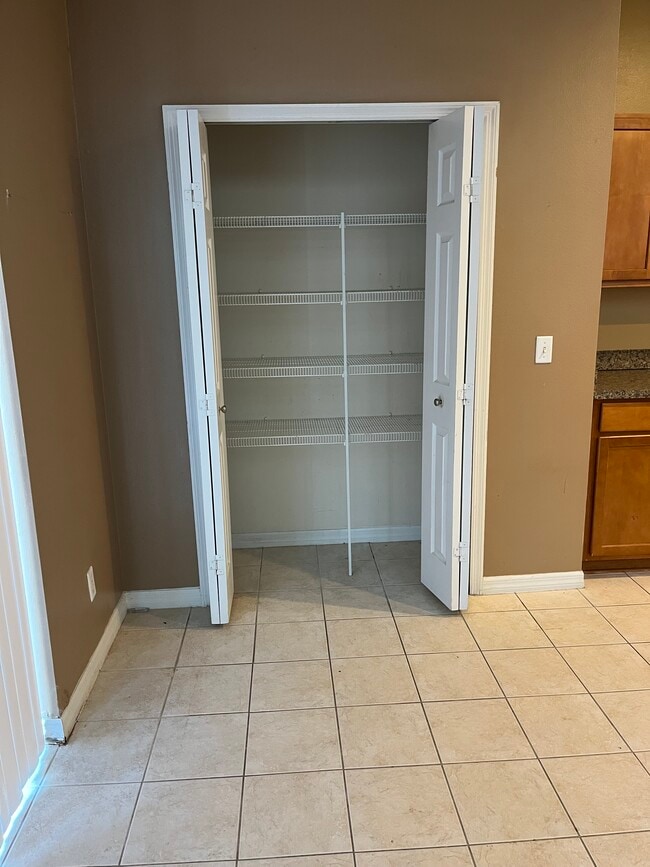 Building Photo - 10043 Moorshire Cir