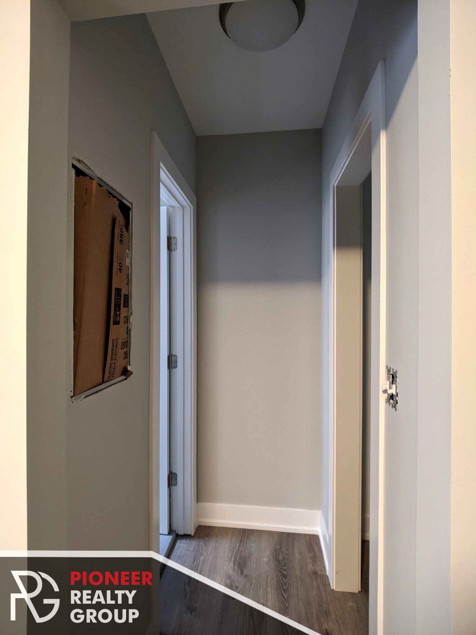 Building Photo - 437 W Belden Ave